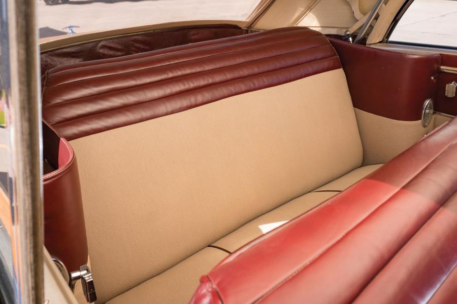 Интерьер Chrysler Town & Country Convertible (C46N) 1949 года  (фото 15 из 41)